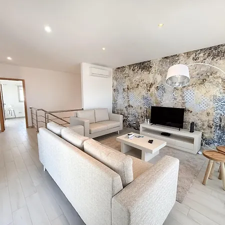 Apartment Serene View - By Sch